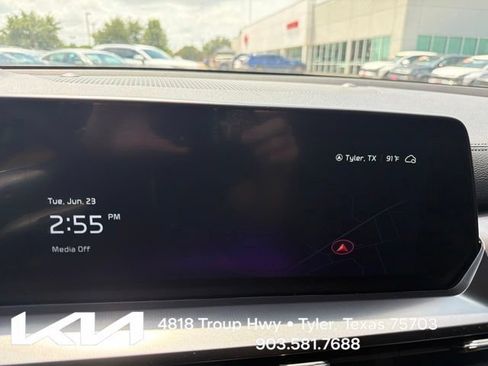 Certified 2025 Kia Telluride LX FWD image 19