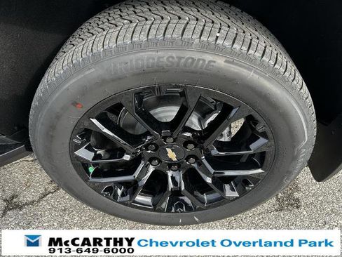 New 2025 Chevrolet Suburban Premier image 29