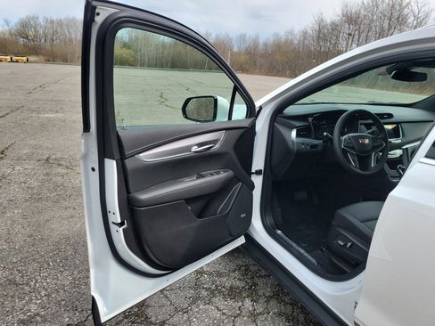 New 2026 Cadillac XT5 Luxury w/ LPO, Floor Liner Package AWD/4WD image 17
