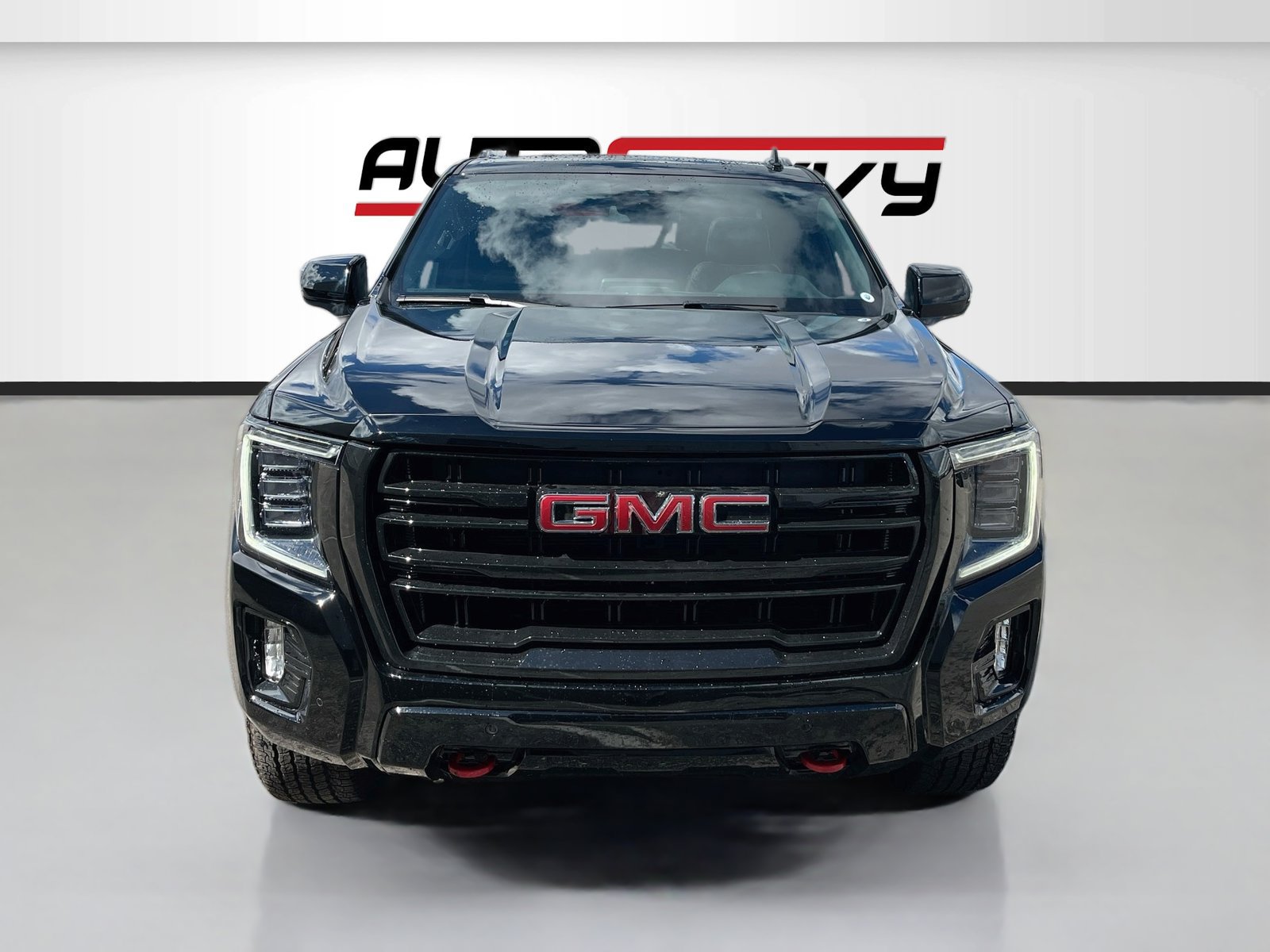 Used 2024 GMC Yukon AT4 AWD/4WD image 2