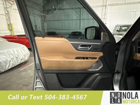 Used 2025 INFINITI QX80 Sensory AWD/4WD image 18