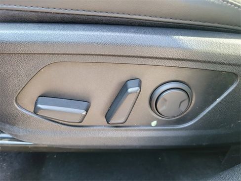 Certified 2025 Kia Sorento S image 19