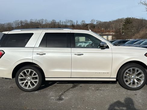 Used 2018 Ford Expedition Platinum image 2