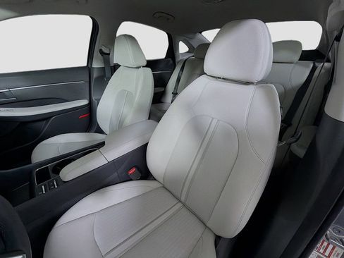 Used 2025 Hyundai Sonata SEL FWD image 12