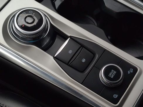 Used 2022 Ford Explorer XLT w/ Equipment Group 202A image 24