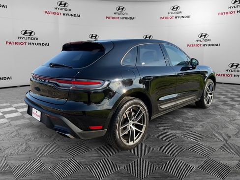 Used 2025 Porsche Macan AWD/4WD image 3