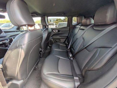 New 2026 Jeep Compass Latitude image 12