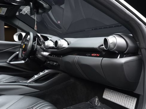 Used 2021 Ferrari 812 GTS RWD image 53
