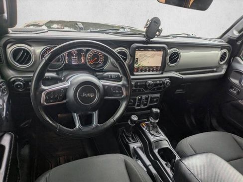 Used 2018 Jeep Wrangler Unlimited Sahara image 16