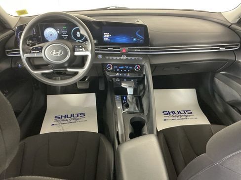 Used 2024 Hyundai Elantra SEL FWD image 13