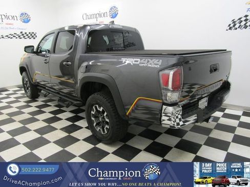 Used 2021 Toyota Tacoma TRD Off-Road image 10