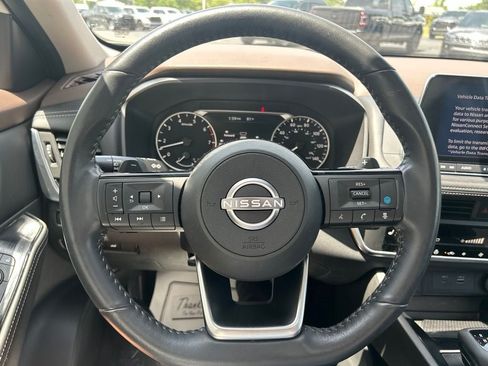 Used 2023 Nissan Rogue SV w/ SV Premium B Package AWD/4WD image 15