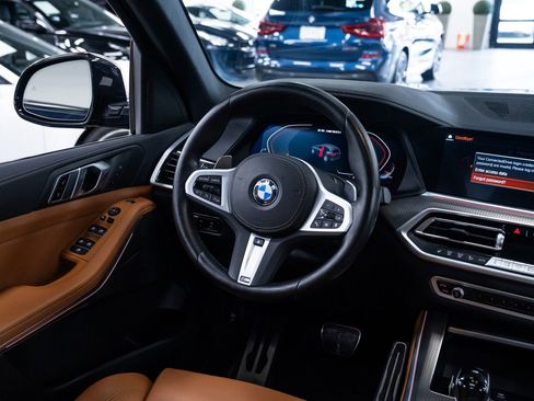 Used 2022 BMW X5 M50i AWD/4WD image 10