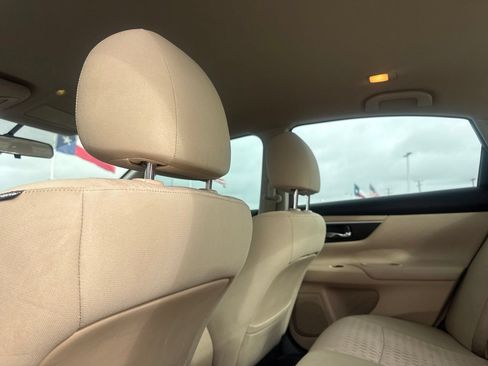 Used 2016 Nissan Altima 2.5 SV FWD image 30
