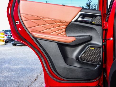 New 2026 Mitsubishi Outlander SEL image 11