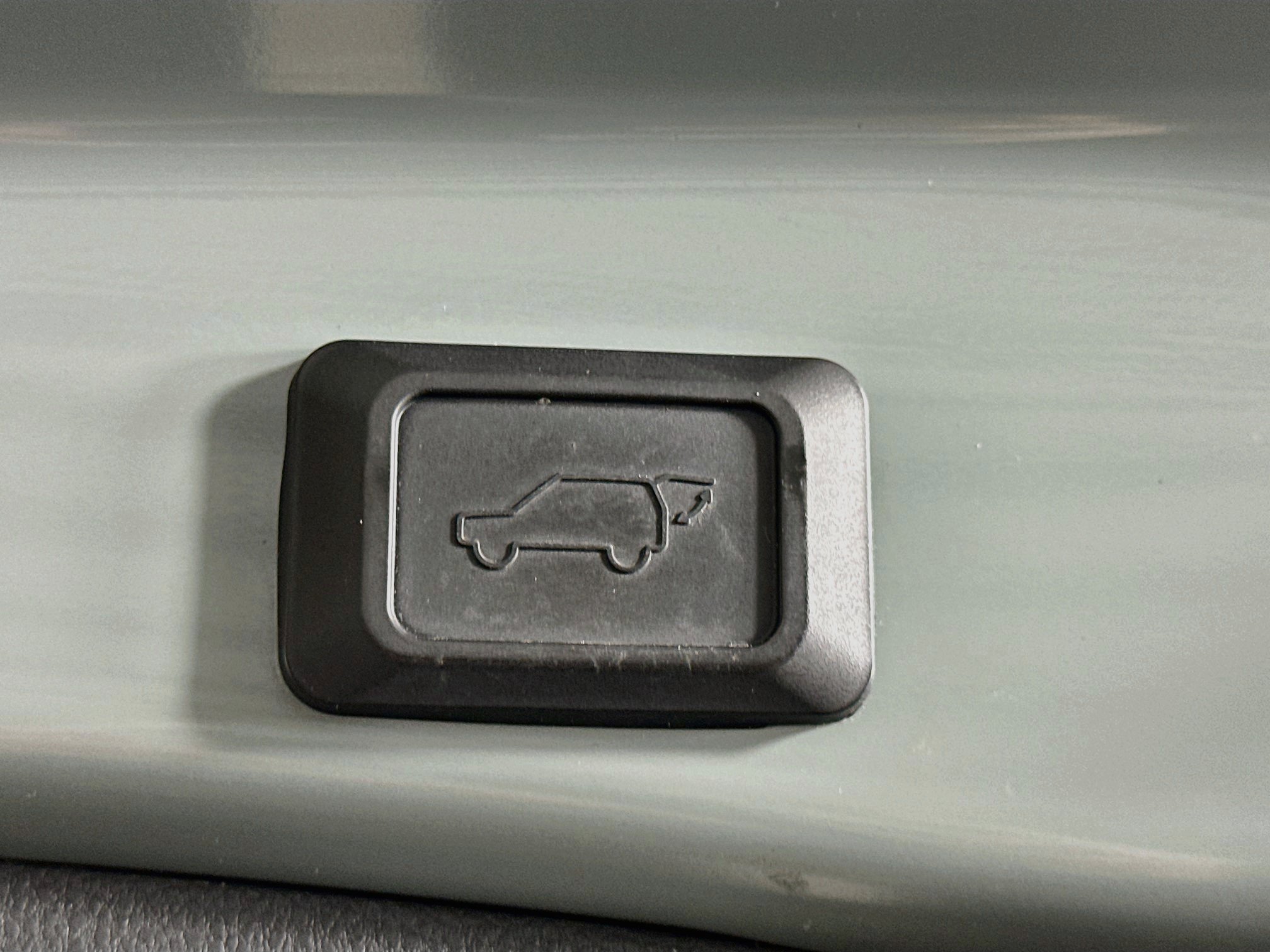 Used 2021 Toyota RAV4 XLE Premium AWD/4WD image 31