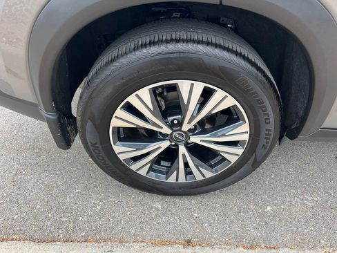 Used 2023 Nissan Rogue SV AWD/4WD image 11