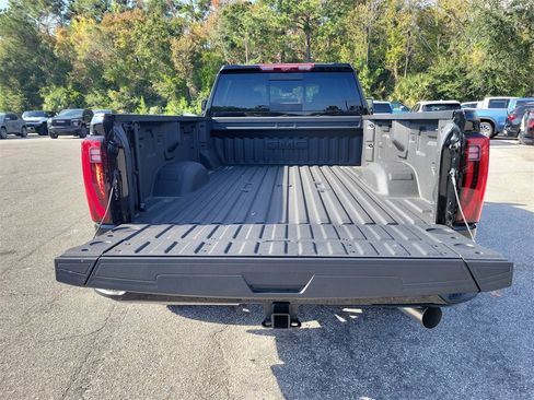 New 2025 GMC Sierra 3500 Denali Ultimate image 9