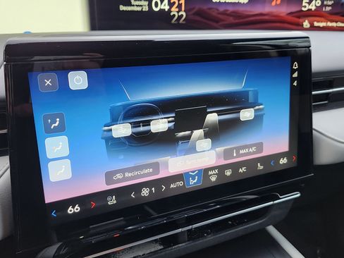 Used 2024 Lincoln Nautilus Reserve image 34