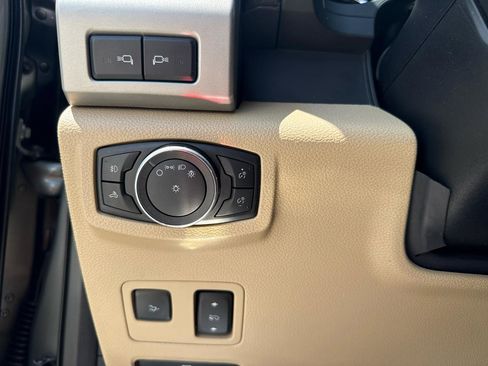 Used 2019 Ford F250 Lariat w/ Lariat Ultimate Package AWD/4WD image 49