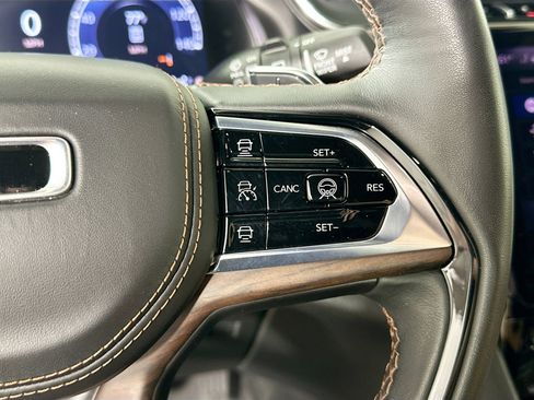 Used 2025 Jeep Grand Cherokee L Summit w/ Obsidian Package AWD/4WD image 13