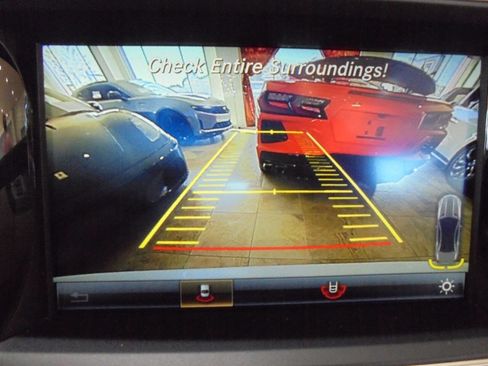 Used 2017 Mercedes-Benz SL 550 image 16