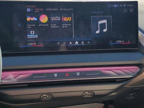 Used 2025 BMW X3 xDrive30i w/ Premium Package image 13