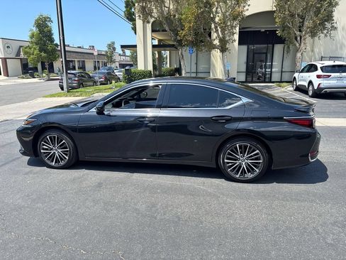 Used 2025 Lexus ES 300h w/ Premium Package FWD image 8