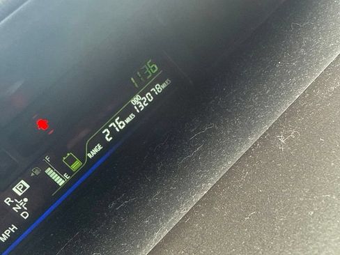 Used 2014 Toyota Prius V Three FWD image 3
