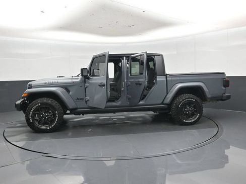 Used 2024 Jeep Gladiator Sport AWD/4WD image 55