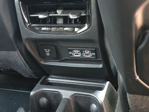 Used 2024 Jeep Grand Cherokee L Altitude AWD/4WD image 35