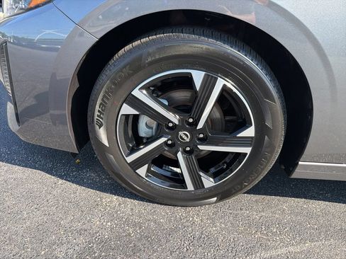Used 2025 Nissan Sentra SV FWD image 9