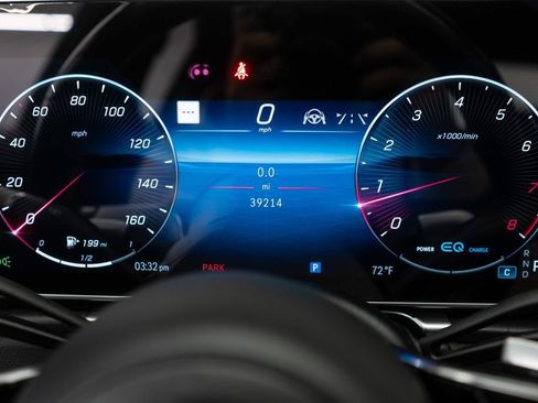 Used 2022 Mercedes-Benz S 500 4MATIC w/ AMG Line Package image 17