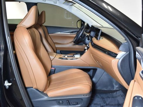 Used 2024 INFINITI QX60 Sensory w/ Vision Package image 32