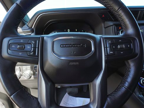 Used 2023 GMC Yukon XL Denali Ultimate AWD/4WD image 18