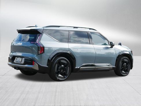 Certified 2024 Kia EV9 GT-Line AWD/4WD image 7