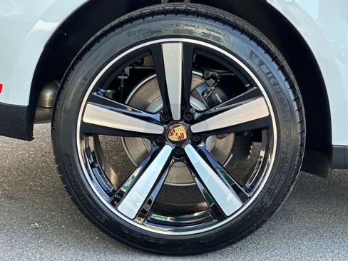 New 2026 Porsche Macan image 43