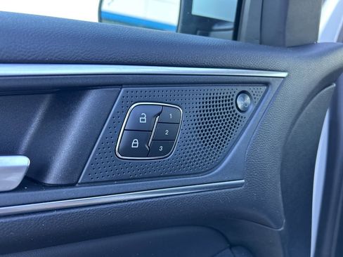 Used 2024 Ford Edge Titanium image 17