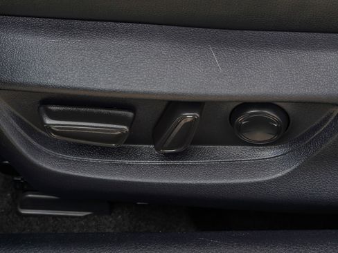 Certified 2025 Toyota Camry SE FWD image 17