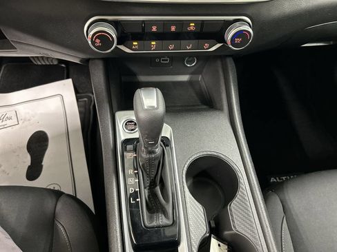 Used 2023 Nissan Altima 2.5 S FWD image 17