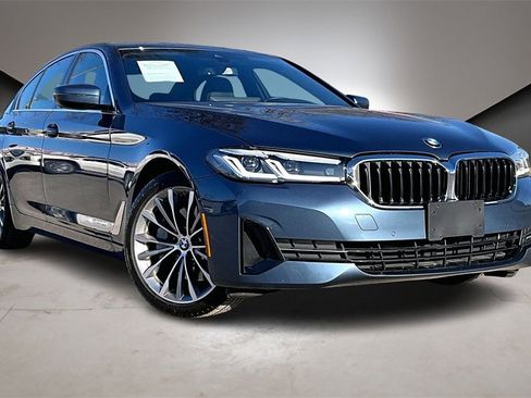 Used 2023 BMW 530i xDrive w/ Premium Package image 2