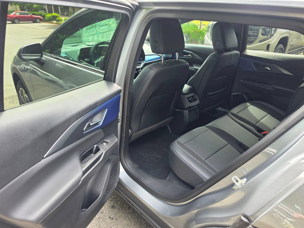 New 2026 Chevrolet Equinox EV LT AWD/4WD image 15