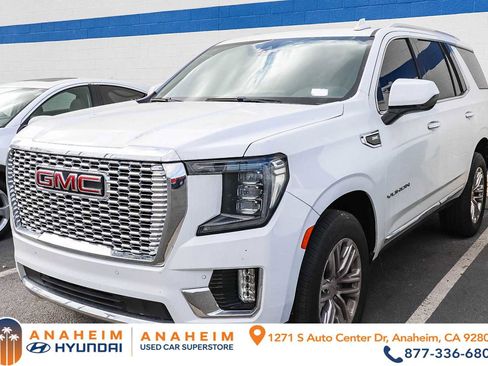 Used 2021 GMC Yukon SLT image 1