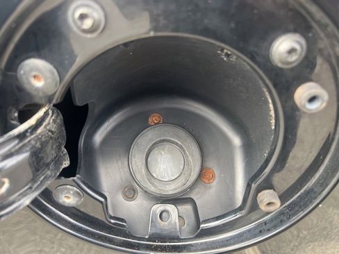 Used 2018 Chevrolet Silverado 1500 LTZ image 29