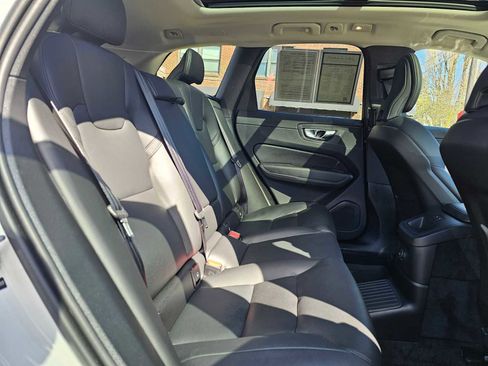 Certified 2025 Volvo XC60 T8 Core w/ Protection Package Premier AWD/4WD image 14