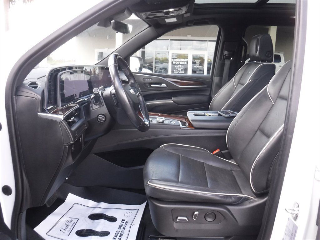 Used 2023 Cadillac Escalade ESV Premium Luxury RWD image 17
