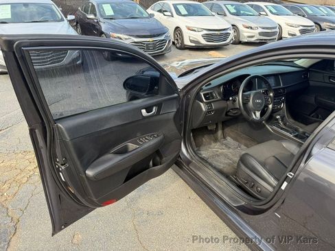 Used 2018 Kia Optima S w/ Panoramic Sunroof Package image 9
