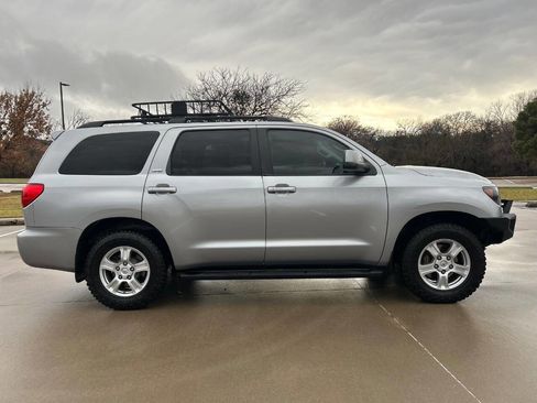 Used 2014 Toyota Sequoia SR5 image 5