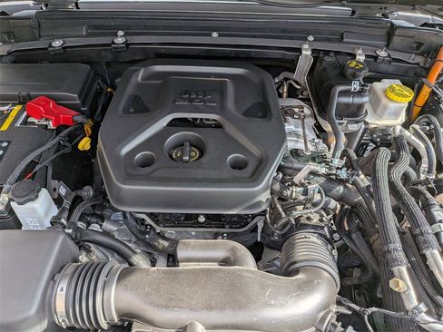 Used 2023 Jeep Wrangler Unlimited Sahara image 34