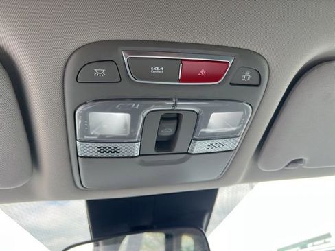 Certified 2025 Kia Telluride S image 27